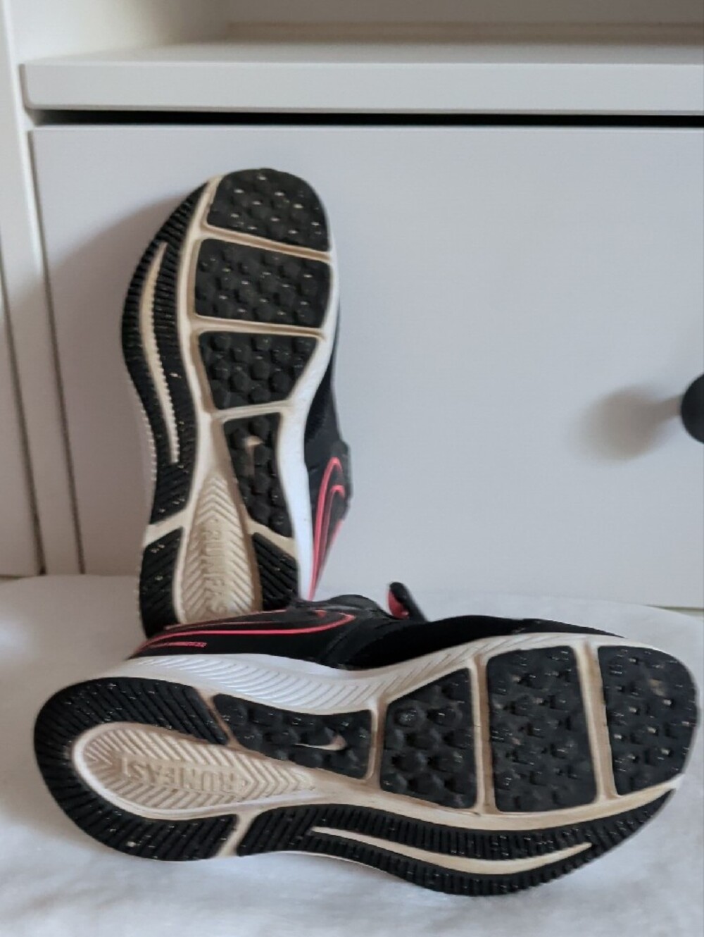 Nike Kids Black and Pink Hook-and-Loop Athletic Sneakers - Picture 11 of 16